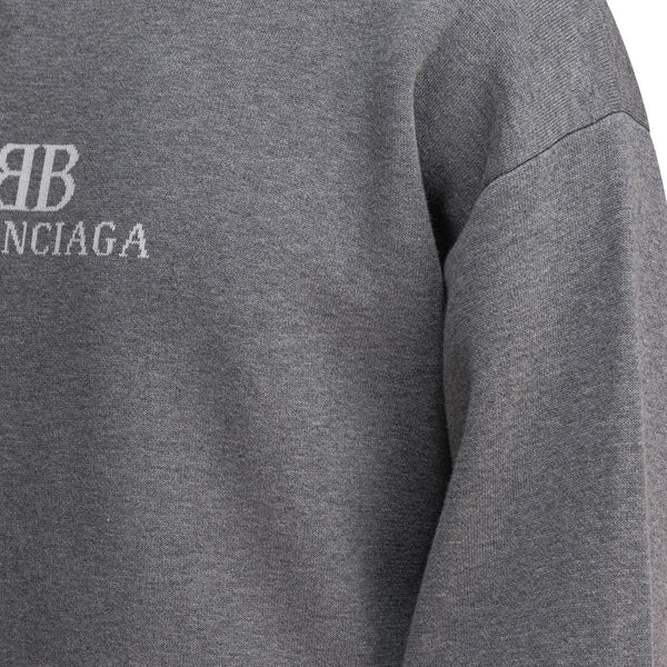 Close-up of Balenciaga jerseys & knitwear hardware and fine stitching