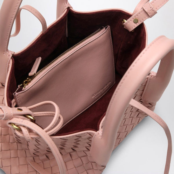 Close-up of Bottega Veneta shoulder bags hardware and fine stitching