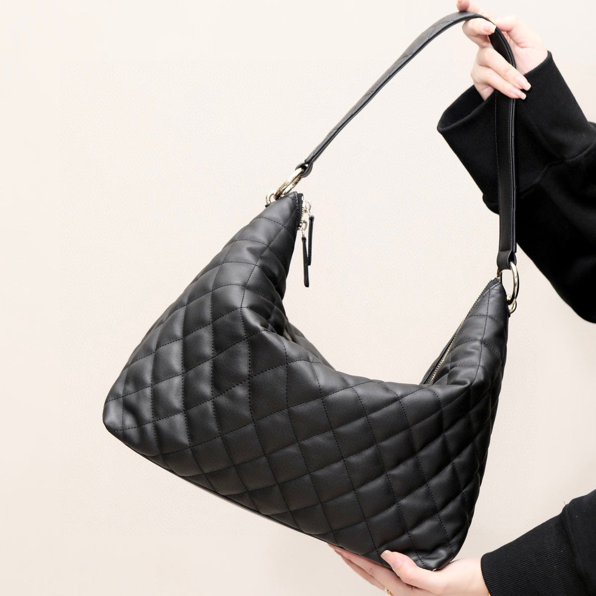 Chanel 23B Maxi Hobo Bag detail shot – authentic designer craftsmanship