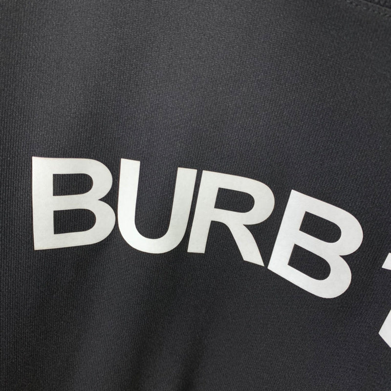 Full silhouette view of Burberry luxury piece style No.003
