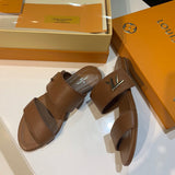 Back view of Louis Vuitton luxury piece style No.045