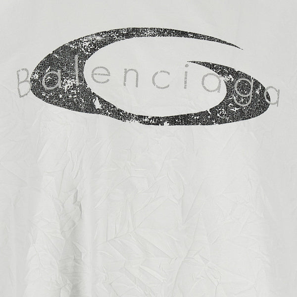 Close-up of Balenciaga tee shirts hardware and fine stitching