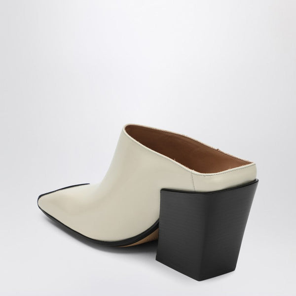 Close-up of Bottega Veneta boots & booties hardware and fine stitching