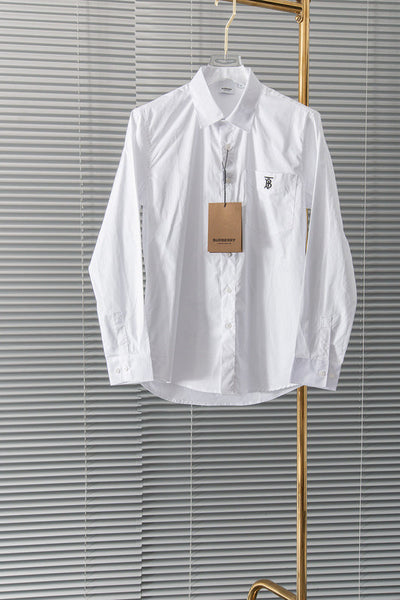 Side profile view of Burberry luxury piece style No.031