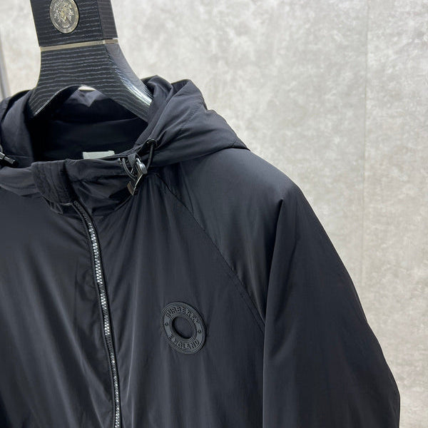 Three-quarter angle view of Burberry luxury piece style No.553