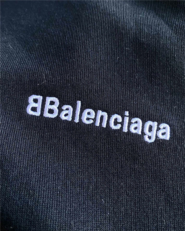 Three-quarter angle view of Balenciaga luxury piece style No.473