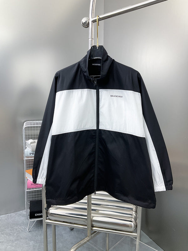 Side profile view of Balenciaga luxury piece style No.168