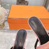 Hermès Camel Bow-Detail Flats - Sole Detail View