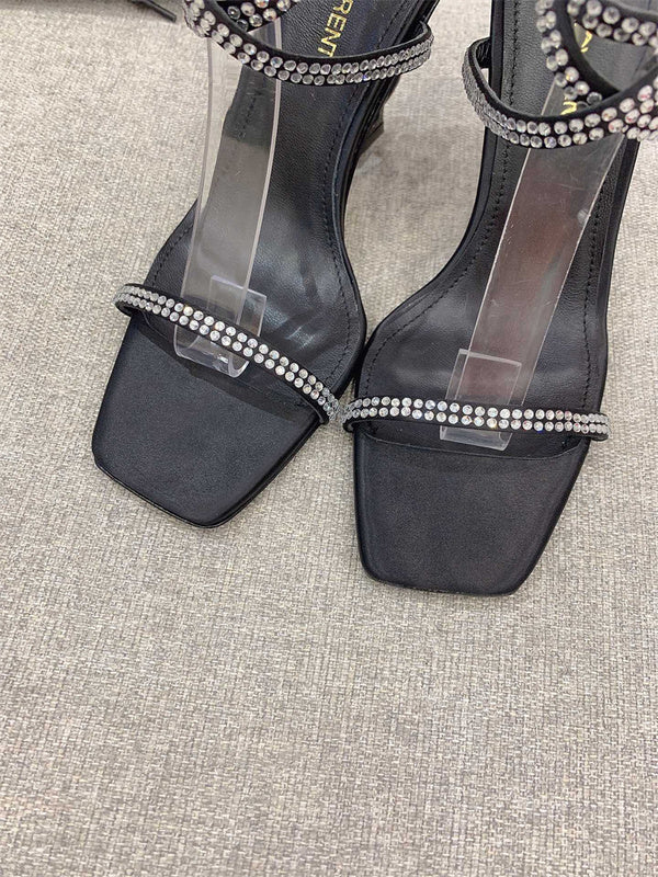 Full silhouette view of Saint Laurent luxury piece style No.077