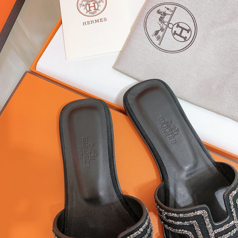 Hermes shoes Style 328 - interior and comfort detail (alternate angle)
