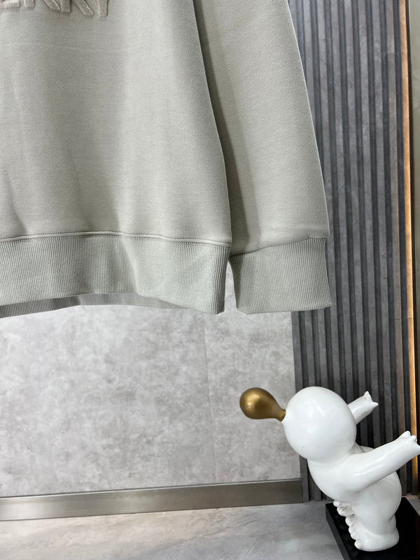 Styling view of Burberry luxury piece style No.331