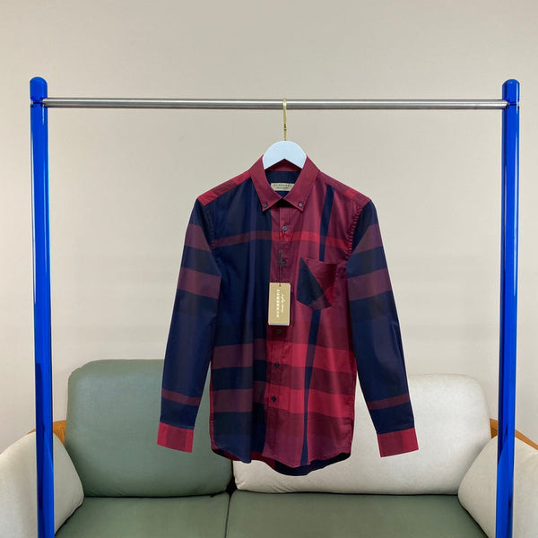 Three-quarter angle view of Burberry luxury piece style No.054