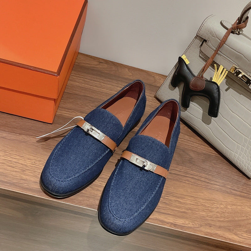 Hermès Nude Slip-On Sneakers - Close-Up Texture View