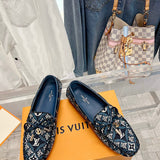 Louis Vuitton shoes Style 320 - logo and branding close-up