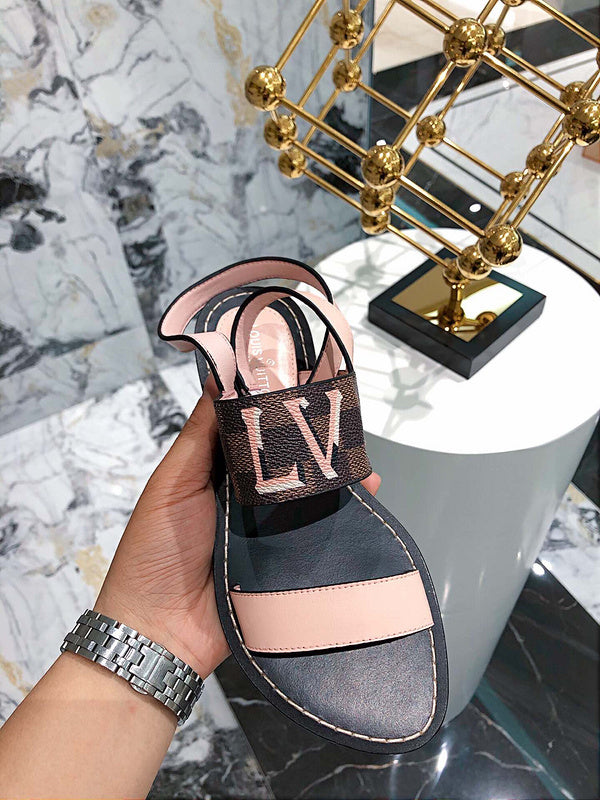 Back view of Louis Vuitton luxury piece style No.061