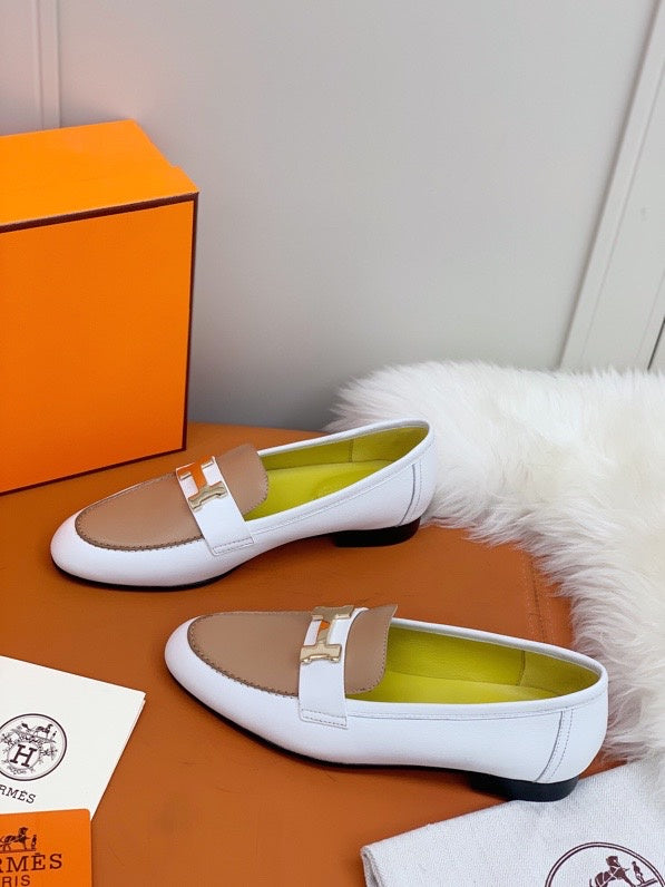 Hermès Tan Pointed-Toe Stiletto Heels - Full Silhouette View