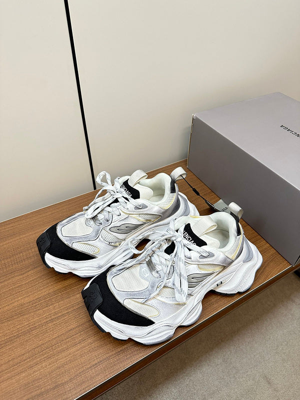Balenciaga shoes Style 022 - logo and branding close-up