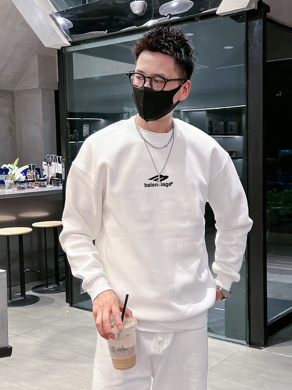 Side profile view of Balenciaga luxury piece style No.076