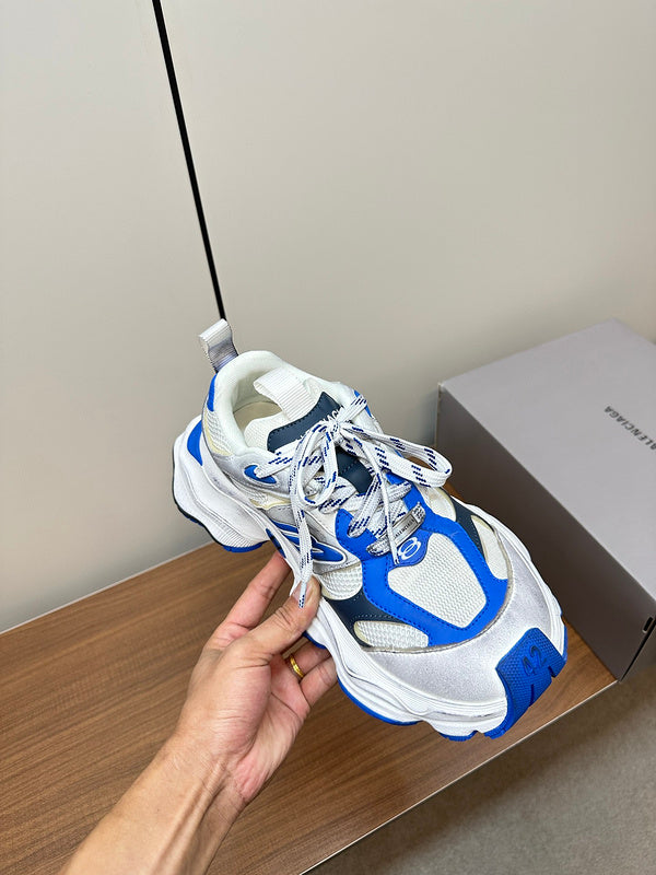 Balenciaga shoes Style 014 - logo and branding close-up