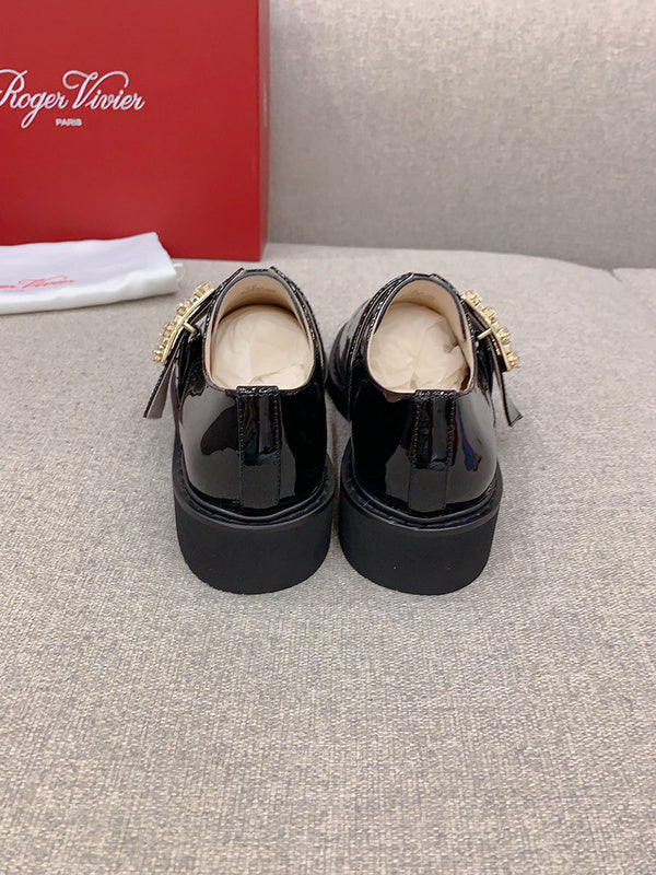 Back view of Roger Vivier luxury piece style No.090