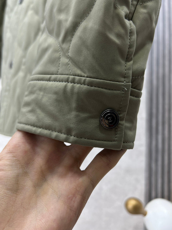 Styling view of Burberry luxury piece style No.368