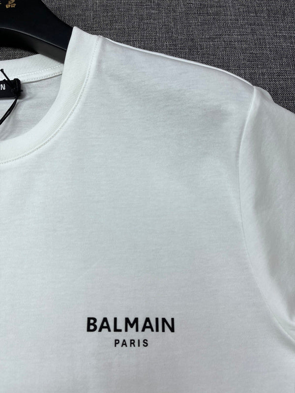 Styling view of Balmain luxury piece style No.064
