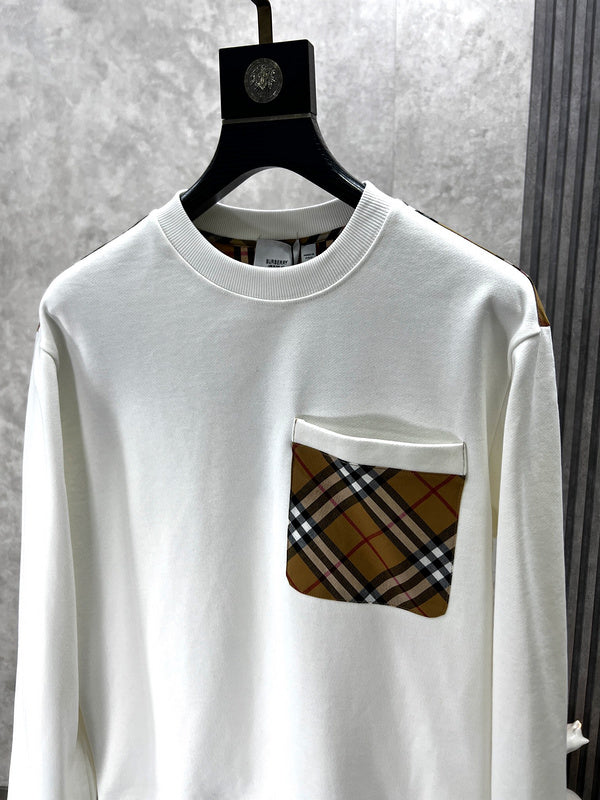Texture and finish detail of Burberry luxury piece style No.526