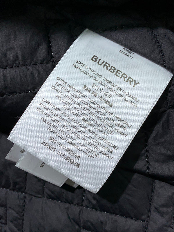 Texture and finish detail of Burberry luxury piece style No.476