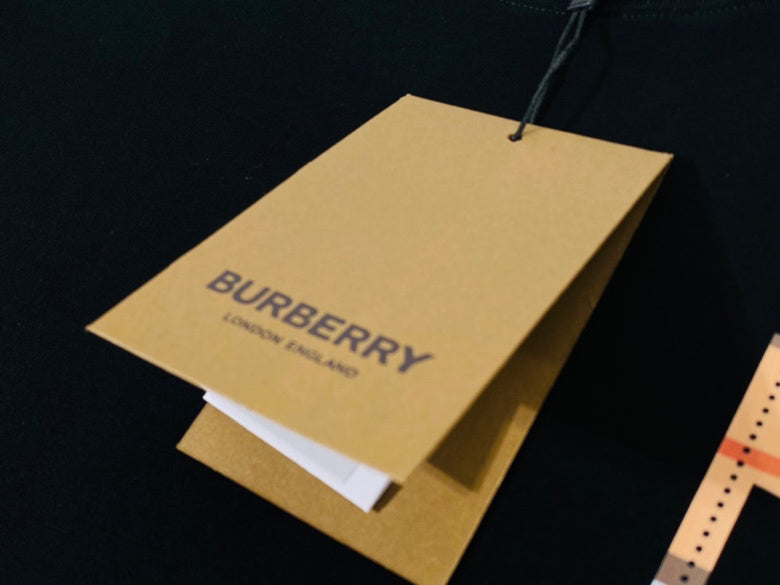 Three-quarter angle view of Burberry luxury piece style No.256