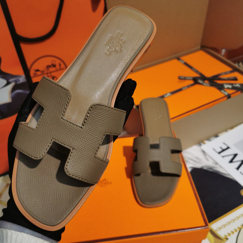 Hermes sandals Style 095 - side profile detail