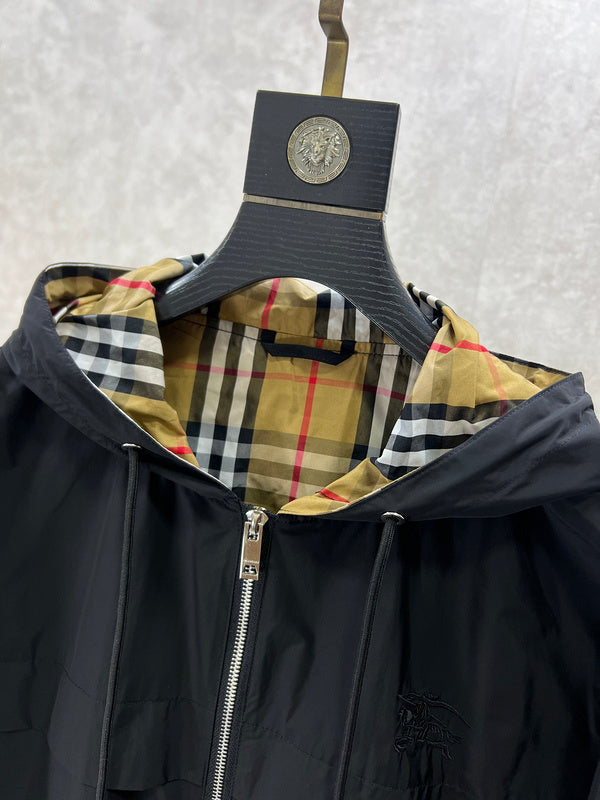 Back view of Burberry luxury piece style No.412