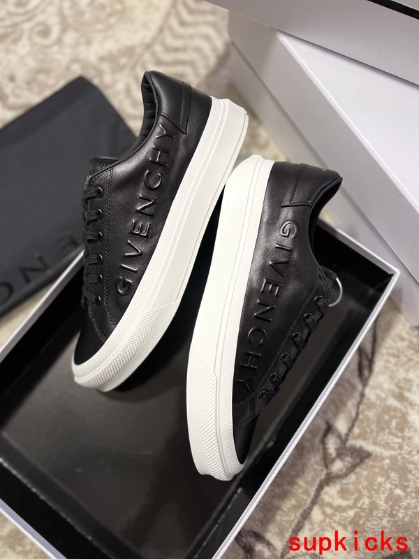 Givenchy shoes Style 023 - sole and craftsmanship detail