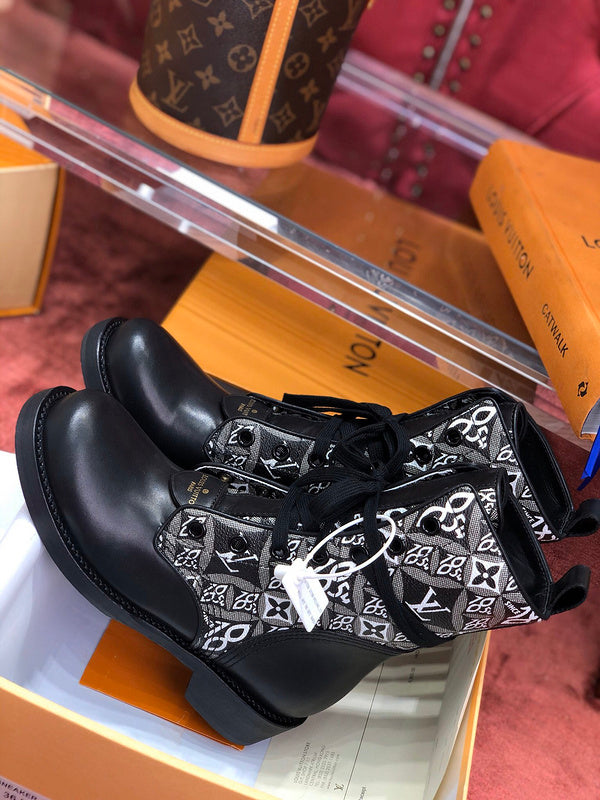 Louis Vuitton shoes Style 188 - back heel detail