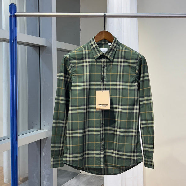 Front view of Burberry luxury piece style No.077