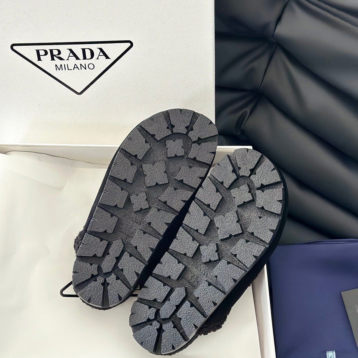 Accessories- Pd Shearling Slippers Luxury Designer Fashion Accessory