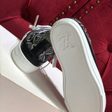 Louis Vuitton Beige Classic Ballet Flats - Heel Detail View