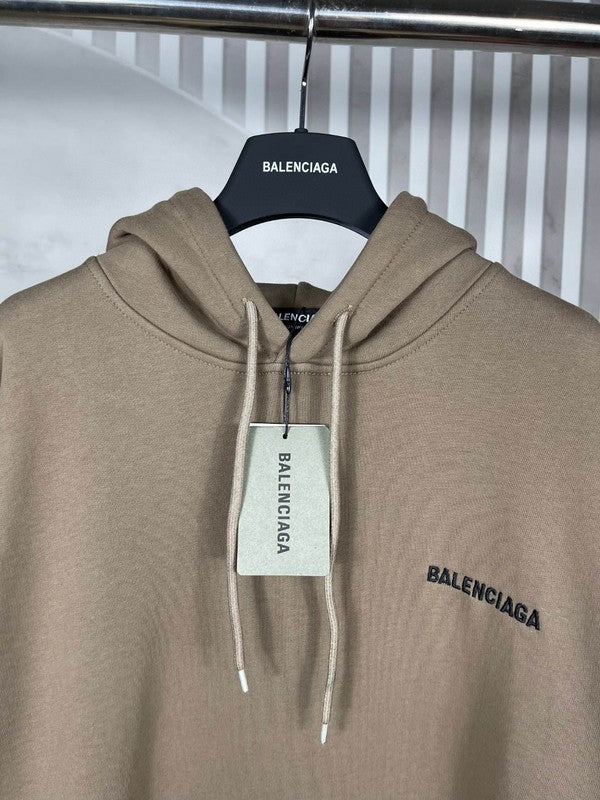Three-quarter angle view of Balenciaga luxury piece style No.339