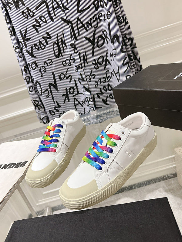 Front view of Saint Laurent luxury piece style No.055