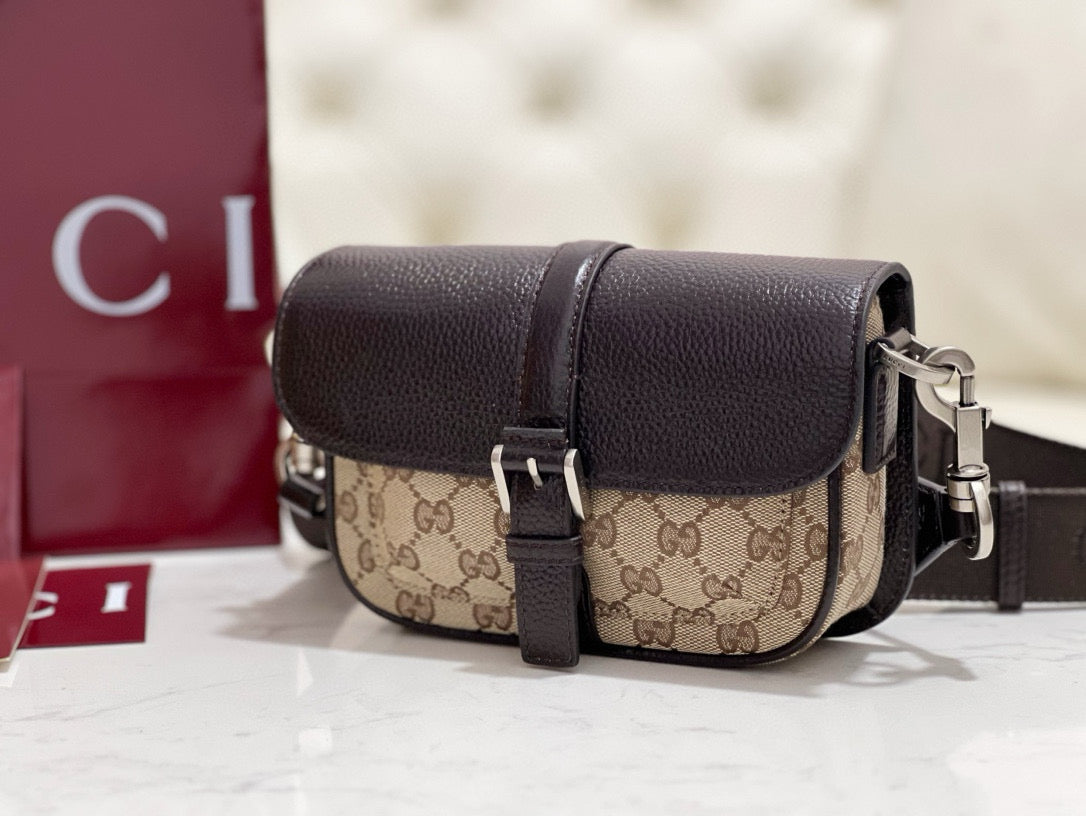Gucci Bi-color Mini Bag detail shot – designer craftsmanship and quality