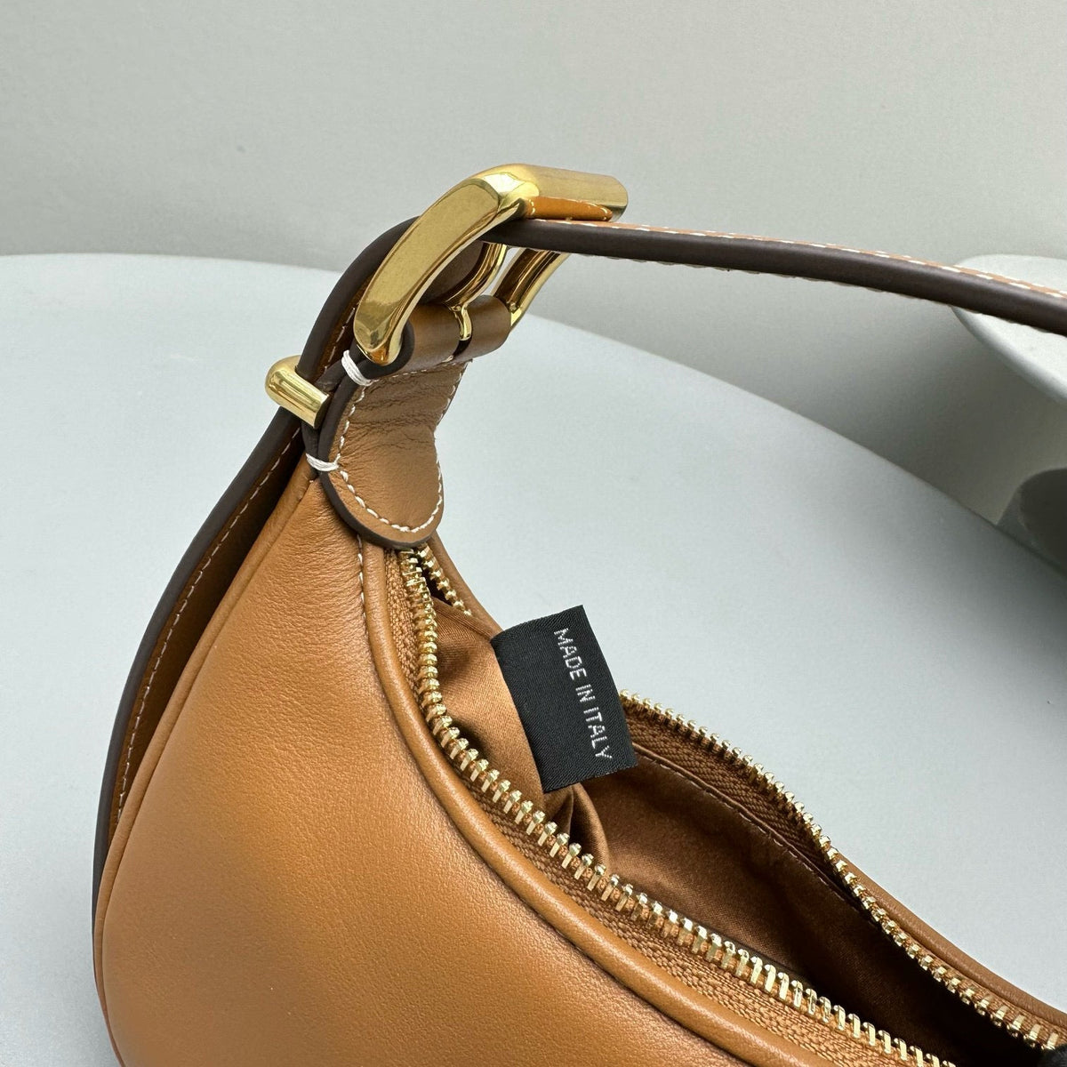 Bags- Miu M Leather Hobo Bag Elegant Everyday Designer Handbag