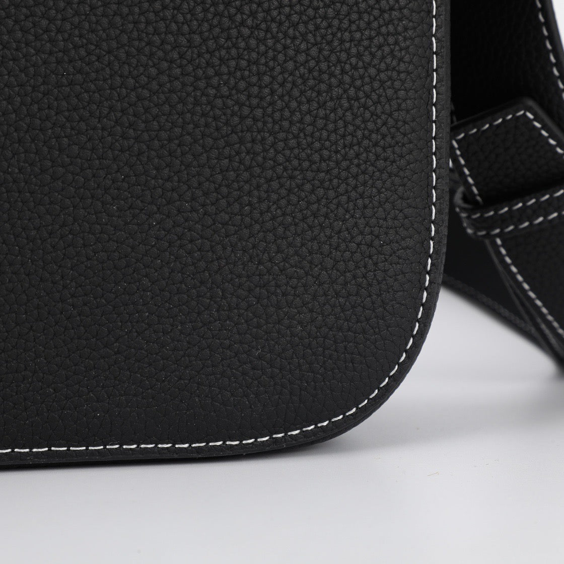 Dior Bags- Dior Saddle Messenger Bag Elegant Everyday Designer Handbag