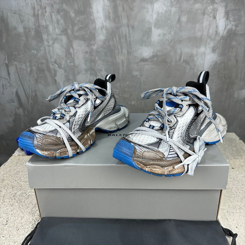 Balenciaga shoes Style 065 - logo and branding close-up