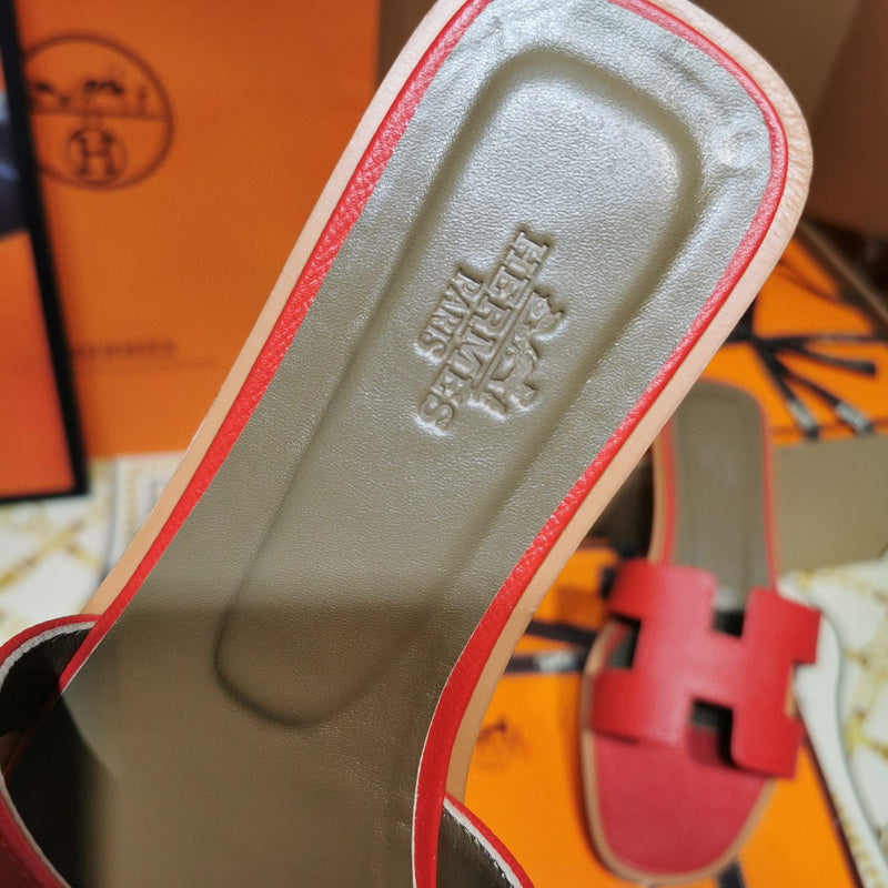 Hermès Red Slide Sandals - Heel Detail View