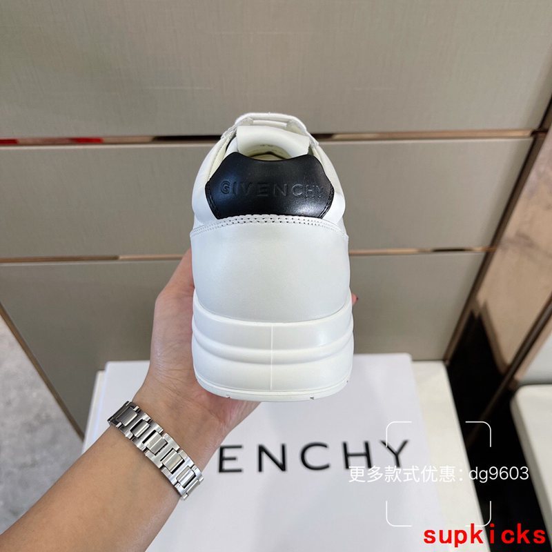 Givenchy shoes Style 081 - top view showing design