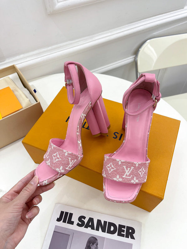 Louis Vuitton shoes Style 386 - top view showing design (alternate angle)