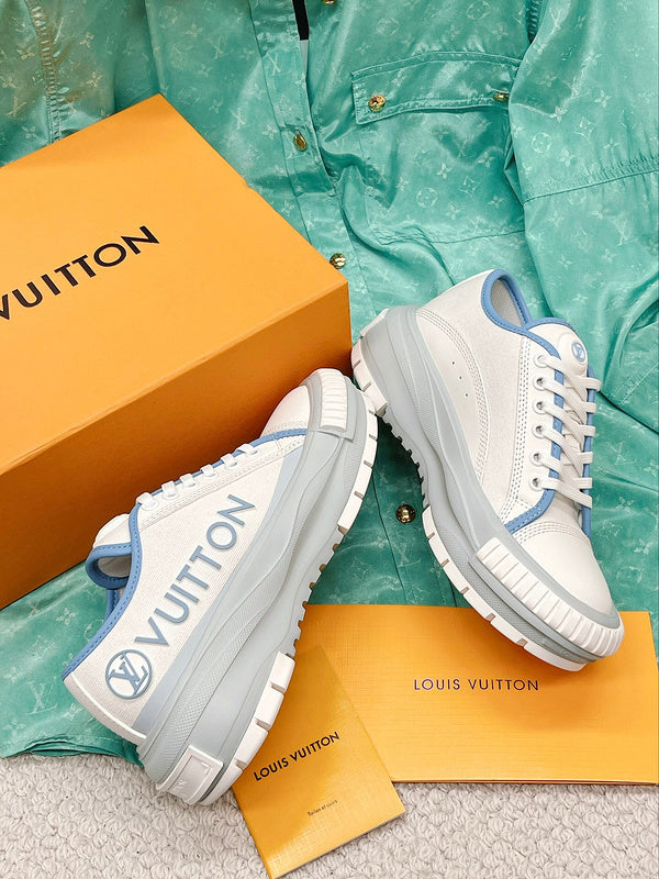 Louis Vuitton shoes Style 369 - interior and comfort detail