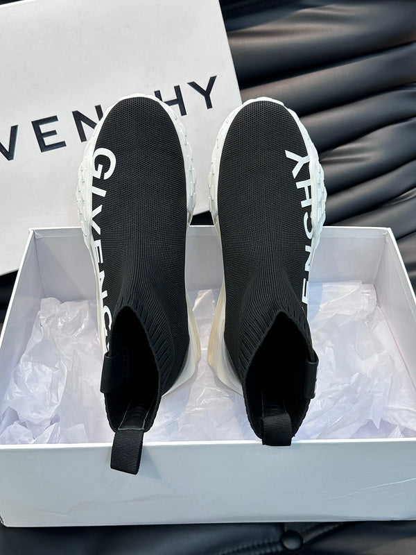 Givenchy shoes Style 178 - logo and branding close-up