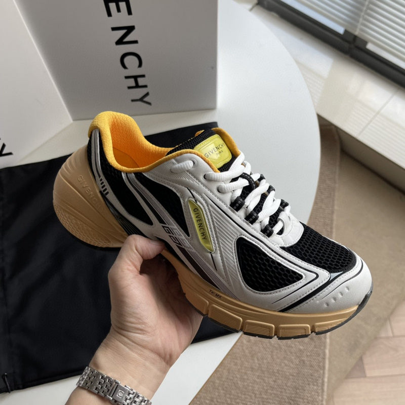 Givenchy shoes Style 123 - packaging and accessories