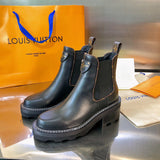 Front view of Louis Vuitton luxury piece style No.016