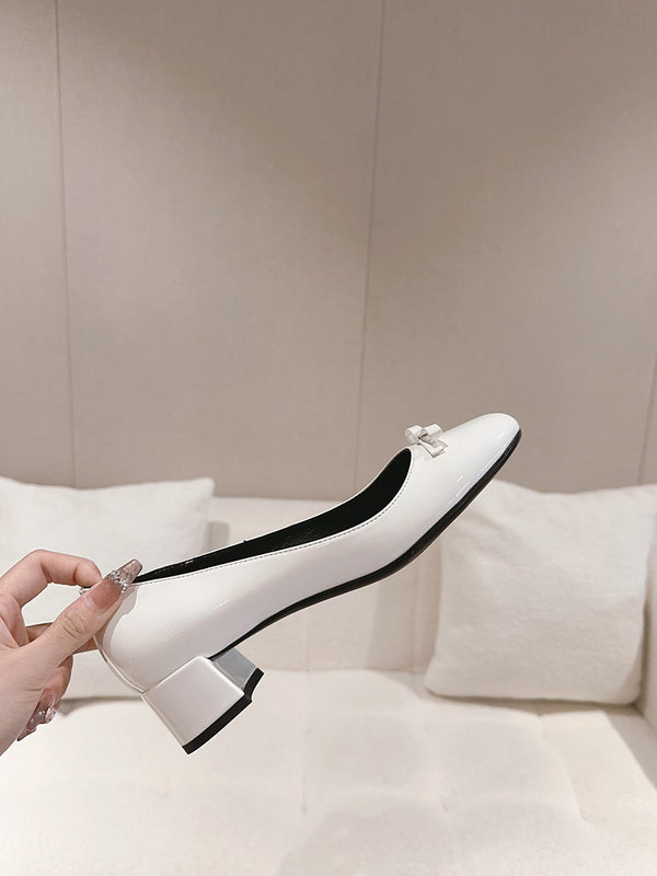 Three-quarter angle view of Prada luxury piece style No.133